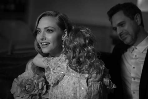 An Intimate Look at Amanda Seyfried’s Virtual Golden Globes ... - Vogue