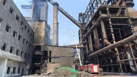 An explosion at a Chinese steel mill kills 4 and injures 5