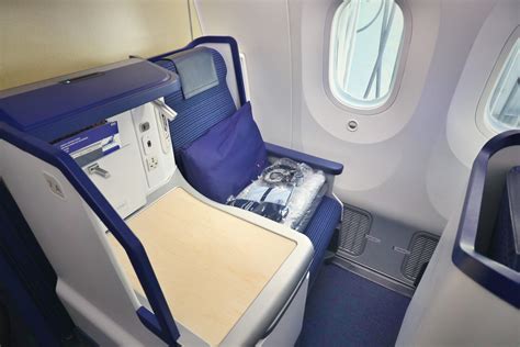 Ana 787 business class. In 2019, ANA unveiled "The Suite" first class seat and "The Room" business class seat on its Boeing 777-300ER planes. I flew in business class on Japan's biggest … 