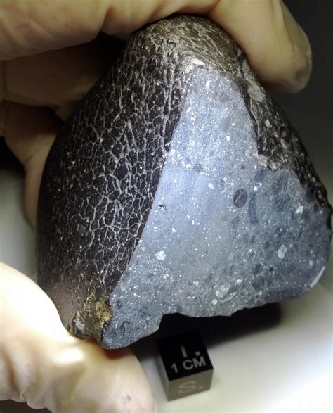 Ancient Meteorite Finds and the Earth