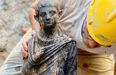 Ancient statues uncovered in Italy could rewrite part of history