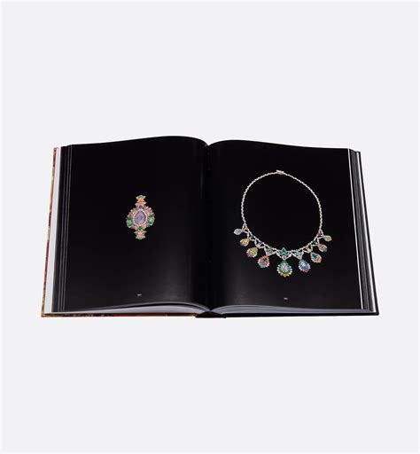 And Dior created Victoire