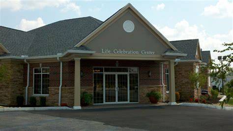 Anderson funeral home middletown.  Breitenbach-Anderson Funeral Homes p...