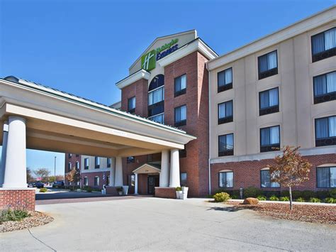 Anderson hotel. Travelers say: "Great room... clean, great bed, super shower and TV." View deals for Holiday Inn Express Anderson, an IHG Hotel, including fully refundable rates with free cancellation. Business guests enjoy the free breakfast. Near NewSpring Church. WiFi and parking are free, and this hotel also features an outdoor pool. 