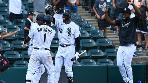 Anderson scores winning run in the 10th as the White Sox end Mariners' 8-game win streak