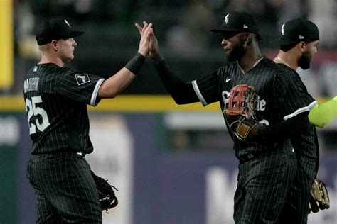 Andrew Vaughn homers as Chicago White Sox beat New York Yankees 5-1