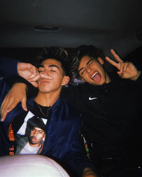 Andrew davila siblings. Apr 19, 2003 · About . Social media star who has amassed over 7 million followers on his YouTube account. His fanbase is known as #HutchGang. Before Fame. He had just turned 13 years old when he began using TikTok. 
