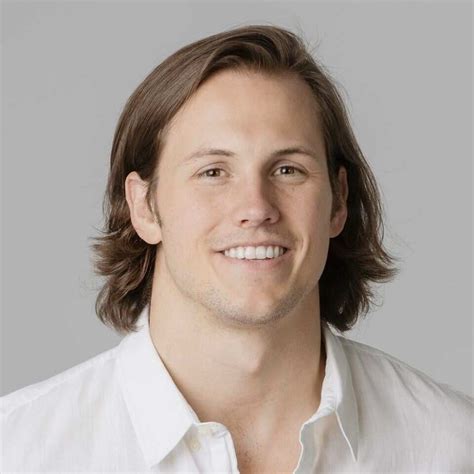 Andrew east net worth. May 1, 2022 · Andrew East is a retired NFL player and a YouTube star with his wife Shawn Johnson. His net worth in 2022 is estimated to be $1 - $10 million, according to multiple sources. 