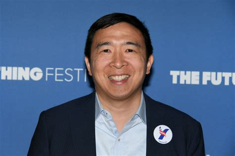 18 nov 2019 ... Andrew Yang is an American businessman, lawyer, book author and philanthropist, as well as a 2020 Democratic presidential candidate.