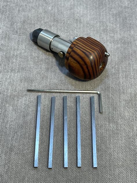 Andu engraving set.  B&eacute; Ma Của Anh 2 (B&eacute; Ghệ Ma Cưng) My Boo 2 An...