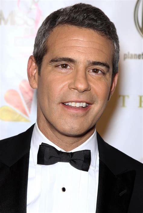 Andy cohen height. Body Measurement of Andy cohen . Andy Cohen is a man with High personality looks. He is 5 feet 9 inches tall and weighs 78 kg. His Chest size is 45 inches, waist size is 35 inches and Biceps size is 16 inches. His hair color is Gray and Eye color is Dark Brown. 