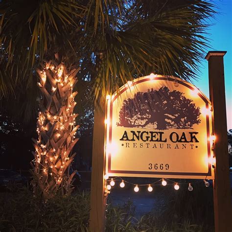 Angel oak restaurant. Jul 25, 2016 · Eat at the Angel Oak Restaurant. Nicole was a New York art teacher. Jay was raised in Mississippi and graduated from the Culinary Institute of America in New York. So when they met and fell in love, they decided to move somewhere in the middle – Charleston. 