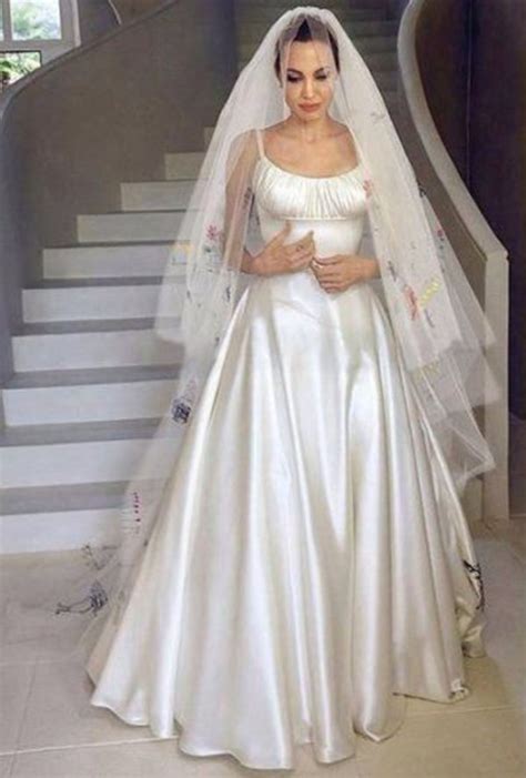 Angelina Jolies Wedding Dress