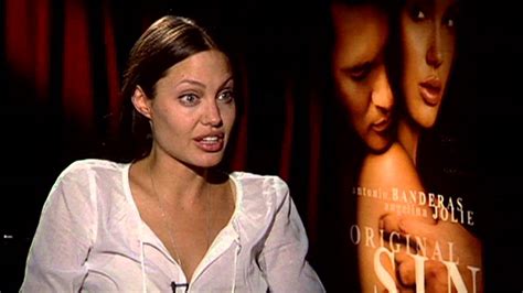 The extremely rare video below features a then 18-year-old Angelina Jolie’s first ever big screen nude sex scene from the obscure 1993 science fiction film “Cyborg 2”. Of course this nude scene was certainly not the first time that Angelina Jolie was naked in a bed with a man. For growing up in heathen Hollywood as the daughter of actor ...