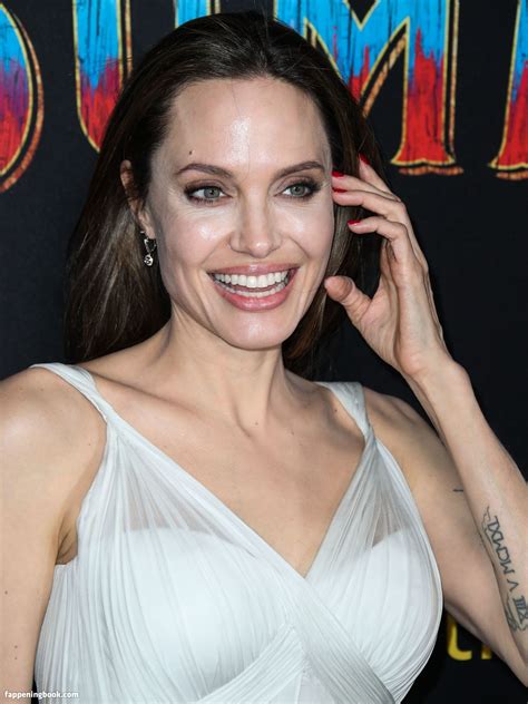 Angelina Jolie's five best nude acts Last updated on - Jun 16, 2023 View Gallery From Start 05 / 5 Angelina goes completely topless in a sensual scene in 'Firefox,' where she gets playful with a woman. 