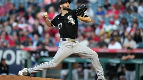 Angels acquire pitchers Lucas Giolito, Reynaldo López from White Sox for prospects