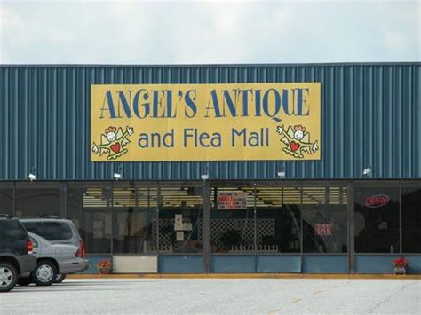 Angel's Antiques and Flea Mall: More Flea than Antique. 