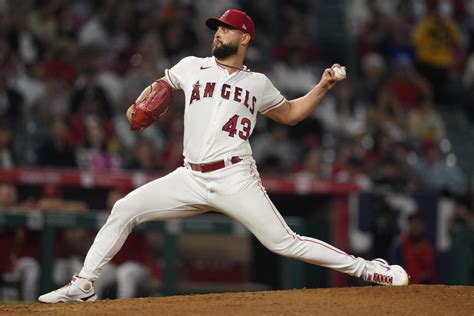 Angels pitcher Patrick Sandoval leaves start vs Texas in 4th inning with right oblique tightness