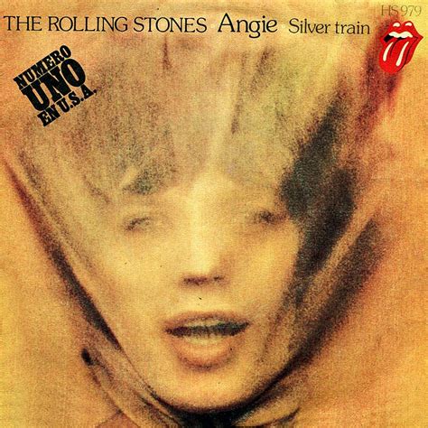 Angie rolling stones. Explication de “ Angie ”. Amour, rupture, liaison, dépendance à la drogue…. « Angie » des Rolling Stones est une chanson à plusieurs facettes. Si les fans ont imaginé un grand nombre de théories pour l'interpréter, elle n'en reste pas moins l'une, si ce n'est la ballade acoustique la plus populaire du groupe. 