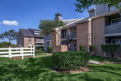 Angleton Manor - Apartments for Rent Redfin