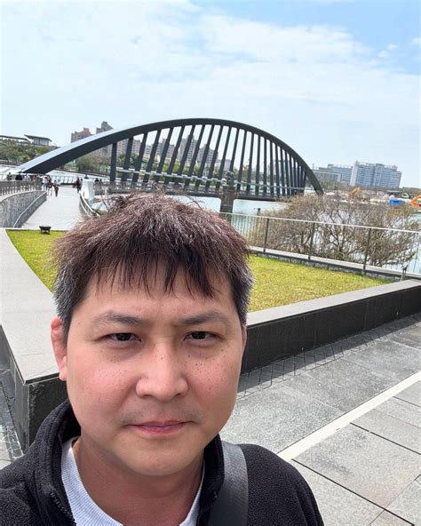 Animalfucking image.  D&ograve;ng Pro nổi bật với khung viền titanium, chi...