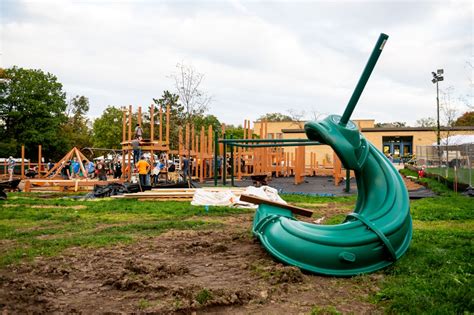 Ann Arbor neighborhood rallies to rebuild playground. - mlive