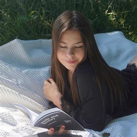 Anna.luise.carter
