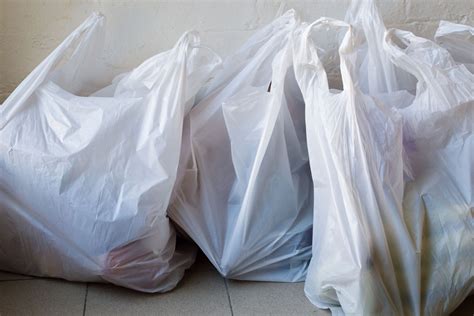 Anne Arundel Co. orders ban on plastic bags at grocery stores