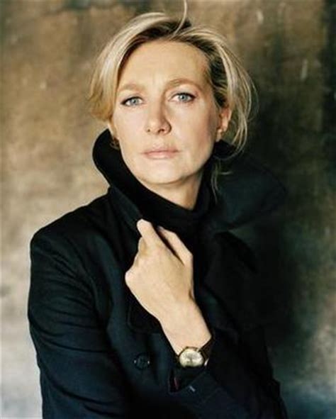 Anne Loiret .