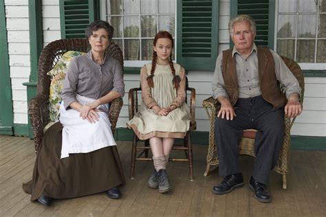 Anne of green gables tv series. The third and final season ends with Anne saying goodbye to Green Gables and beginning a new life at Queen’s College, though her departure is marred by several major hiccups. Not only do Diana ... 