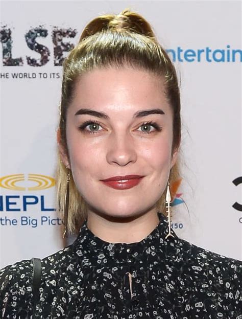 Jul 11, 2023 - Annie Murphy Height Weight Body Stats Age Family Facts - Annie Murphy Height is 5 ft 7 in (1.70 m) and weight is 60 kg (132 lbs), eye color.