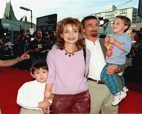 Annie potts daughter. Star of stage and screen, actress Annie Potts, ... hope and the promise of a bright future for their daughter and numerous other special-needs children. The book signing represents the latest ... 