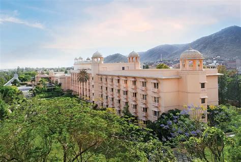 Annual Reports - EIH Associated Hotels Limited The Oberoi Group