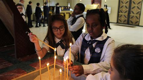 Annunciation day school.  Las pel&iacute;culas est&aacute;n ordenadas as&iacute;:...