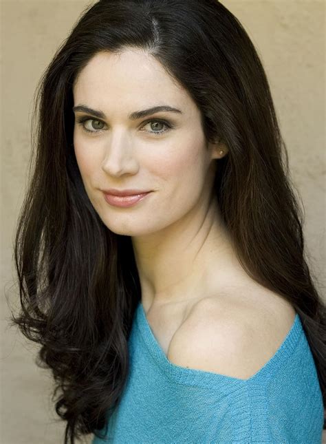 Anora lyn biography examples