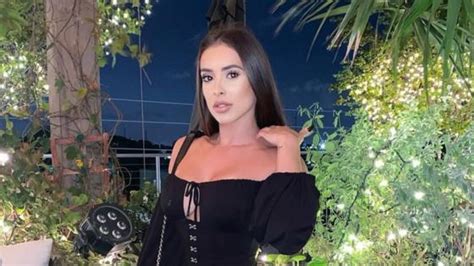 Oct 24, 2020 · Posted on Oct 24, 2020. A popular OnlyFans content creator has gone viral online after getting into a gun battle with burglars in an effort to protect her family. Ansley Pacheco, a 26-year-old ... 
