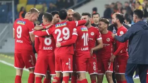 Antalyaspor’un golcüsünün opsiyonu iptal oldu!s