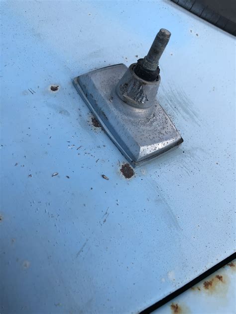 Antenna and antenna base removal - Ford Truck Enthusiasts Forums