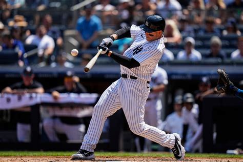 Anthony Rizzo ends homer-less drought as Yankees sweep the Royals