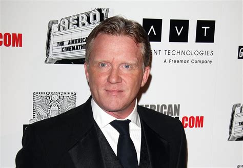 Anthony michael hall height