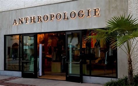 Anthropologie. Salaries. Average Anthropologie hourly pay ranges from approximately $11.91 per hour for Senior Retail Sales Associate to $25.57 per hour for Visual Manager. The average Anthropologie salary ranges from approximately $34,176 per year for Manager in Training to $85,091 per year for Buyer.. 