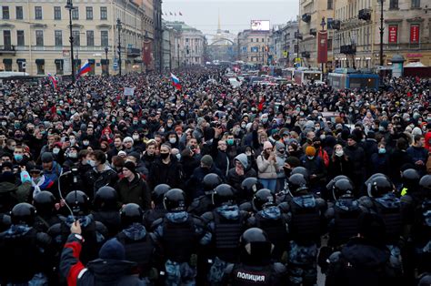Anti-war Russians face dilemma with Sunday’s mass Navalny protests￼