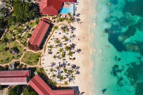Antigua pineapple beach club. Pineapple Beach Club Antigua is located in a tropical hideaway where the beach curves in a perfect quarter-mile arc of brilliant, powdery white sand. The resort is … 