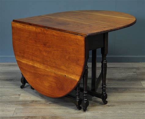 Antique Mahogany Drop Leaf Tables - SellingAntiques