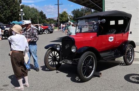Antique autos still a draw in tech-obsessed Silicon Valley