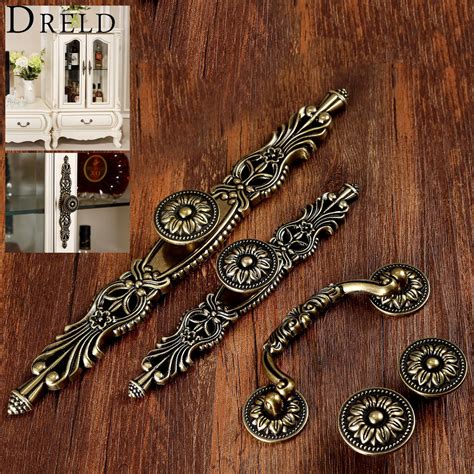  We have an extensive selection of vintage drawer and cabinet knobs and pulls for your furniture or cabinet restoration project. Our period collection is arranged by style and material. Our pulls are hand-selected for style and durability. Choose one of our authentically reproduced pulls or knobs today and transform the look of your favorite ... . 