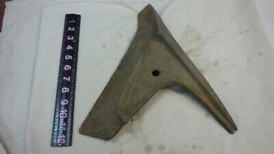 Spring Tooth Reversible Cultivator Point 2" Wide x 5/16&