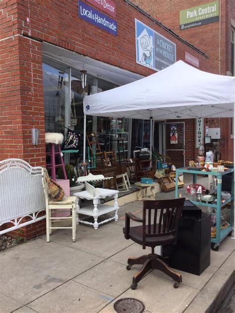 Antique stores springfield mo. Mar 17, 2024 · While on-site catering services are available through Relics Antique Mall Café, our site permits customers to use any off-site caterers of their choice. ... Springfield Store - (417) 885-0007 2015 W. Battlefield Road, Springfield, MO. About Relics. Relics Springfield location is Missouri’s Largest Antique Mall, and therefore is a growing ... 