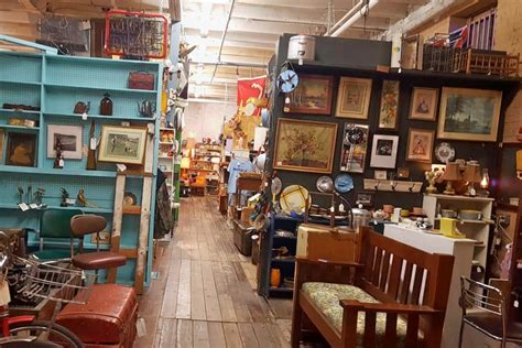 Manhattan features a variety of fun activities to do. ... Historical Sites The Wareham Building History Shopping Aggieville Antiques Downtown Manhattan Town .... 