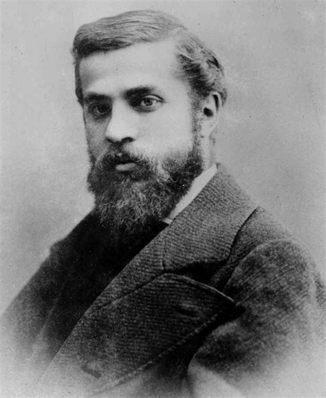 Antoni Gaudí i Cornet nacque il 25 Giugno del 1852 a Reus, nelle vicinanze di Tarragona . Studiò nella sua città natale e a Barcellona e sin dal 1869 si interessò di restauro, collaborando con vari architetti spagnoli e studiando tra gli altri John Ruskin e l’opera di Viollet-le-Duc. Del 1878 è la progettazione della sua prima prima ....